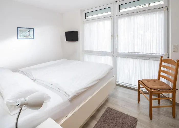 Alte Schmiede 8 アパート *